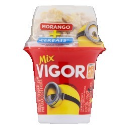 Iogurte com Polpa de Morango Parcialmente Desnatado Mix VIGOR + Sucrilhos 150g